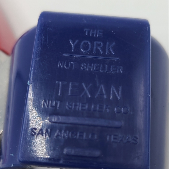 The York Texan Nut Sheller Aluminium Nut Cracker San Angelo, Texas Made in USA - Picture 5 of 5